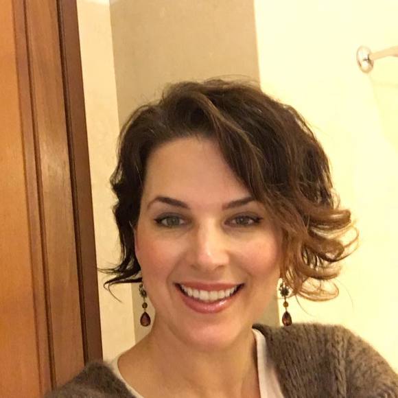 Meet your Posher, Sarah - Picture 2 of 8